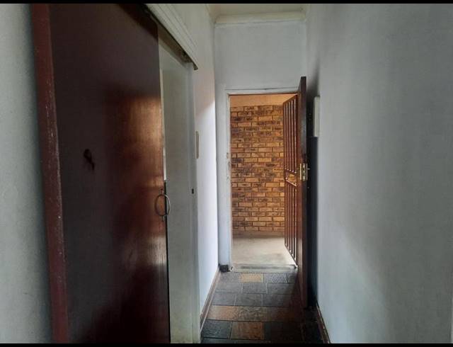 2 BEDROOM APARTMENT FOR SALE IN VANDERBIJLPARK CENTRAL